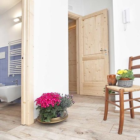 콘베르사노 Porta Degli Antichi Casali B&B 외부 사진