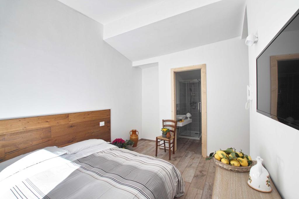콘베르사노 Porta Degli Antichi Casali B&B 외부 사진